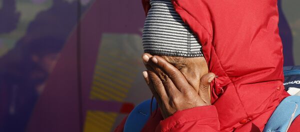 Una inmigrante en Ventimiglia, en la frontera entre Francia e Italia - Sputnik Mundo