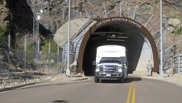 El complejo subterráneo NORAD situado en la montaña Cheyenne - Sputnik Mundo