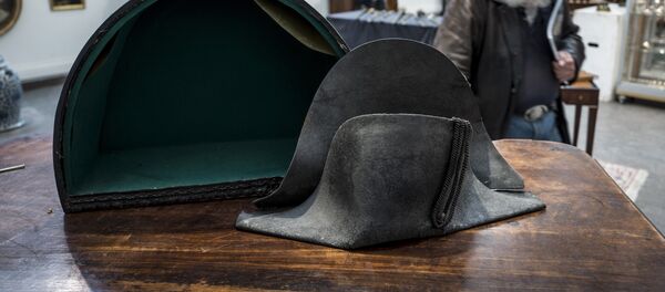 El sombrero de Napoleón Bonaparte - Sputnik Mundo