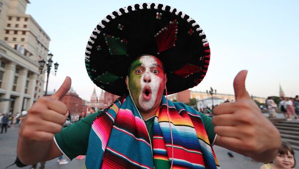 Un hincha mexicano en Moscú - Sputnik Mundo