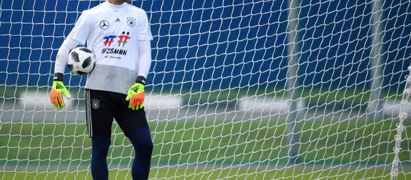 Manuel Neuer, portero de la selección alemana - Sputnik Mundo