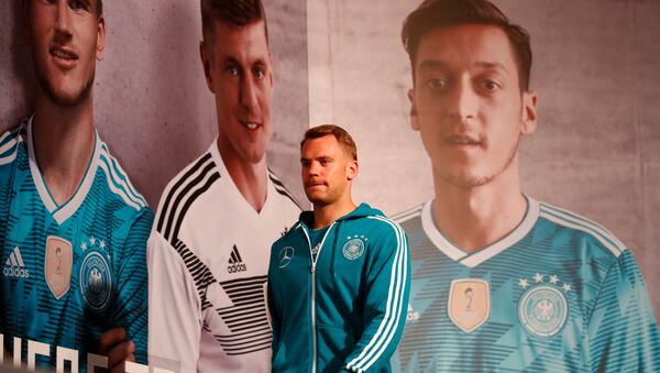 Manuel Neuer, portero de la selección alemana - Sputnik Mundo