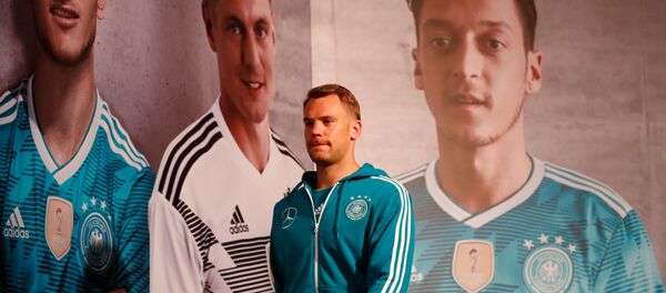 Manuel Neuer, portero de la selección alemana - Sputnik Mundo
