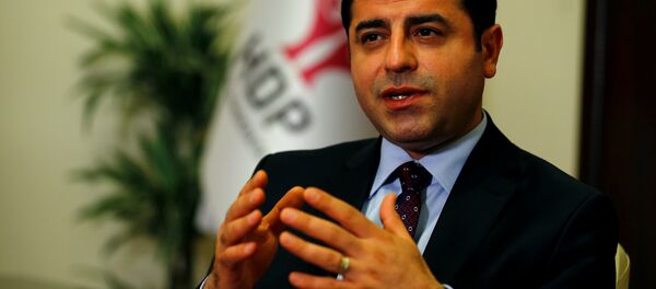 Selahattin Demirtas, el candidato presidencial por el Partido Democrático de los Pueblos - Sputnik Mundo