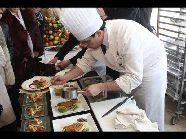 El chef argentino Martín Repetto en las épocas en las que trabajó en Donetsk - Sputnik Mundo