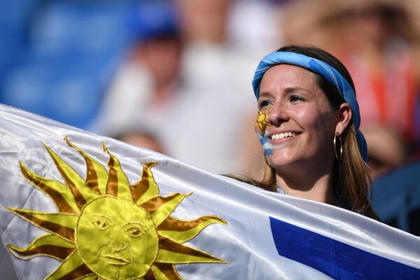 El mundo en las mejillas de las hermosas hinchas del Mundial de Rusia - Sputnik Mundo