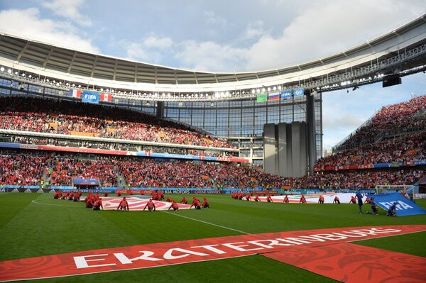 El estadio Ekaterinburg Arena momentos antes del partido entre Perú y Francia - Sputnik Mundo