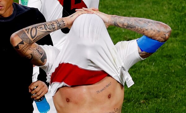 Paolo Guerrero tras la eliminación de Perú del Mundial de Rusia 2018 Paolo Guerrero tras la eliminación de Perú del Mundial de Rusia 2018 - Sputnik Mundo