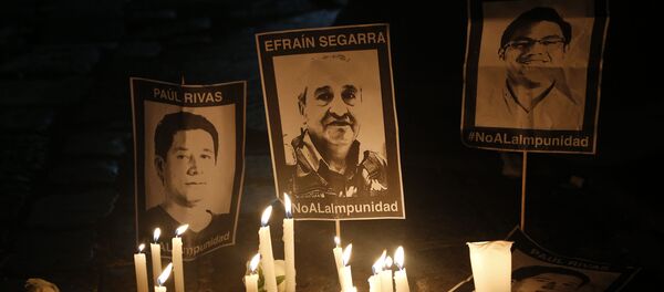 Retratos de los periodistas asesinados en Ecuador - Sputnik Mundo