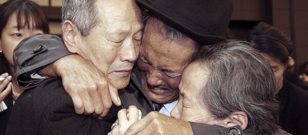 Reunión de familias separadas de Corea del Sur y Corea del Norte - Sputnik Mundo