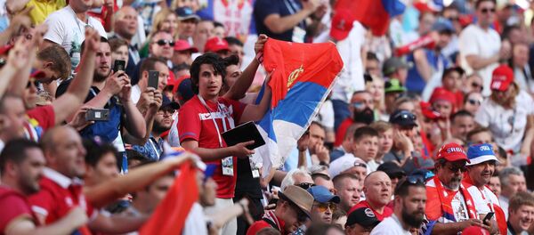 Hinchas serbios en el Mundial de Rusia (archivo) - Sputnik Mundo