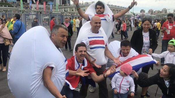 ¡Huevos costarricenses! ¿Y si la afición de Costa Rica hubiese ganado por calidad y no por cantidad? ¡Huevos costarricenses! ¿Y si la afición de Costa Rica hubiese ganado por calidad y no por cantidad? - Sputnik Mundo