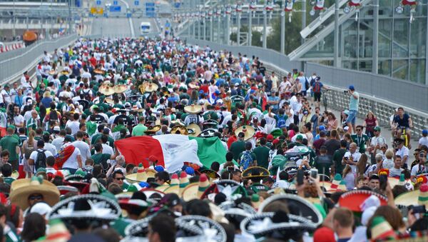 Hinchas mexicanos en Rostov del Don - Sputnik Mundo