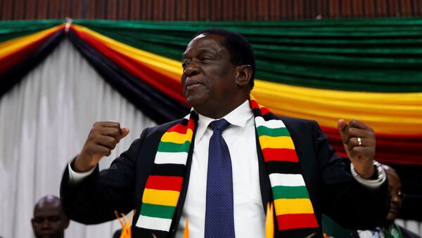 Emmerson Mnangagwa, presidente de Zimbabue - Sputnik Mundo