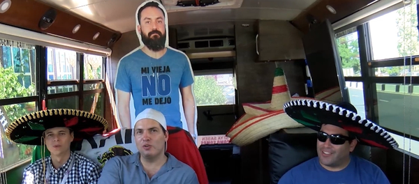 Al mexicano Javier su esposa no lo dejó ir al Mundial… y esta es la venganza de sus amigos - Sputnik Mundo