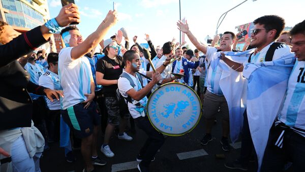 Hinchas argentinos - Sputnik Mundo