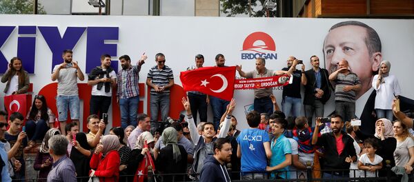 Los partidarios del presidente turco, Recep Tayyip Erdogan, durante las elecciones - Sputnik Mundo