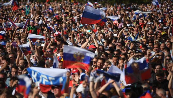 Hinchas rusos en el Mundial 2018 - Sputnik Mundo