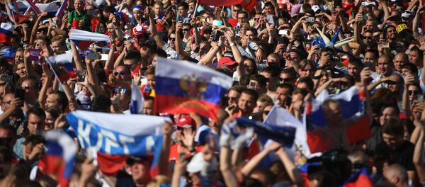 Hinchas rusos en el Mundial 2018 - Sputnik Mundo
