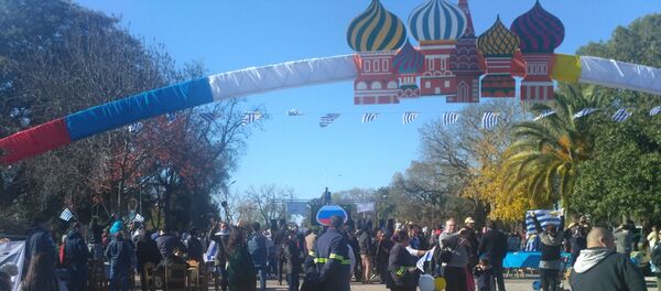 Transmisión del partido entre Rusia y Uruguay en San Javier Transmisión del partido entre Rusia y Uruguay en San Javier - Sputnik Mundo
