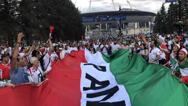 Hinchas iraníes en San Petersburgo - Sputnik Mundo