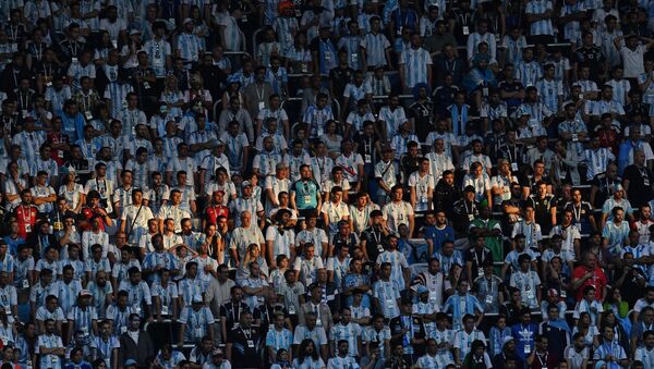 Hinchas argentinos asisten el decisivo partido entre su selección y Nigeria en la fase de grupos del Mundial de Rusia - Sputnik Mundo