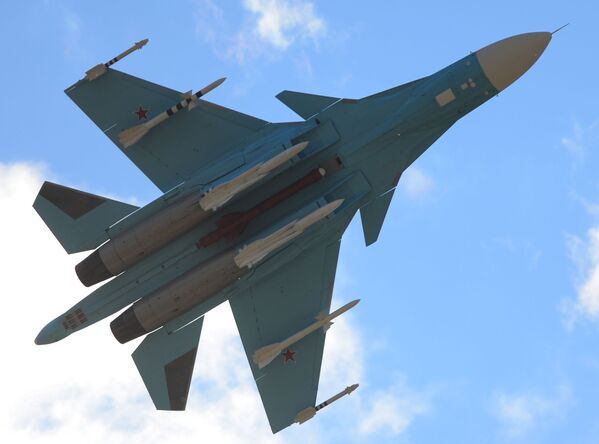 Su-34: el patito infernal reconocido como la máquina más temible del mundo - Sputnik Mundo