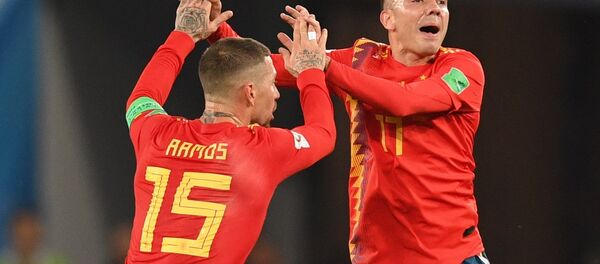 Sergio Ramos y Iago Aspas después del partido de la fase de grupos del Mundial entre las selecciones nacionales de España y Marruecos - Sputnik Mundo