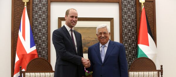 El príncipe Guillermo y el presidente palestino, Mahmud Abás - Sputnik Mundo