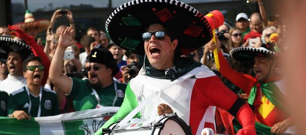 Hincha mexicano - Sputnik Mundo