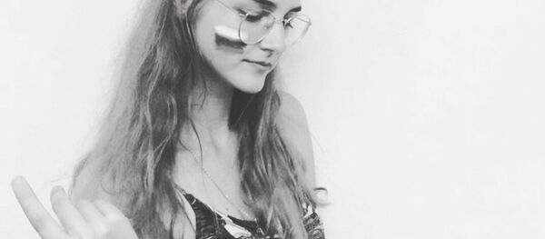 Katia Bachurina, joven rusa humillada por un hincha argentino - Sputnik Mundo