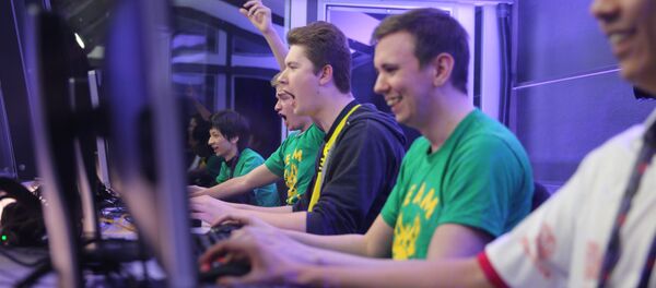 Unos jugadores de Dota 2 durante un torneo (archivo) Unos jugadores de Dota 2 durante un torneo (archivo) - Sputnik Mundo
