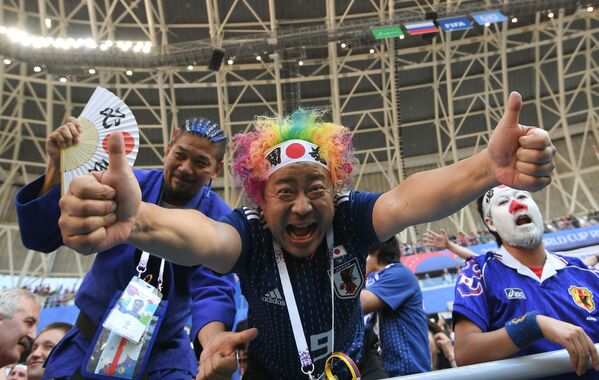 Sonrisas y lágrimas: las emociones a flor de piel de los fans del Mundial de Rusia 2018 - Sputnik Mundo