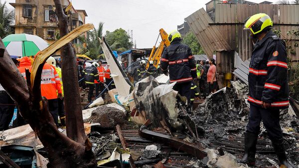 Lugar del siniestro de un avión en Mumbai, la India - Sputnik Mundo