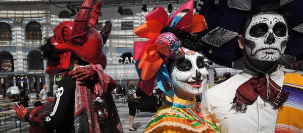 Día de los Muertos en las calles de Moscú Día de los Muertos en las calles de Moscú - Sputnik Mundo