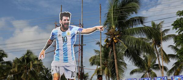 Gigantografía de Messi en la India - Sputnik Mundo