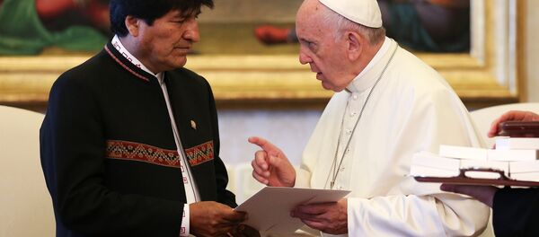 El papa Francisco recibe en el Vaticano al presidente boliviano Evo Morales - Sputnik Mundo