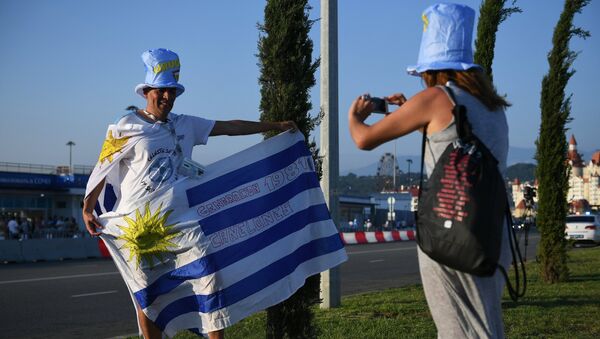 Hinchas uruguayos en Sochi - Sputnik Mundo