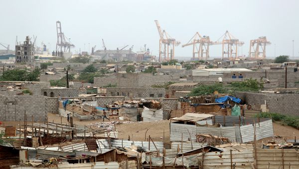 La vista al puerto yemení Al Hudaida La vista al puerto yemení Al Hudaida - Sputnik Mundo