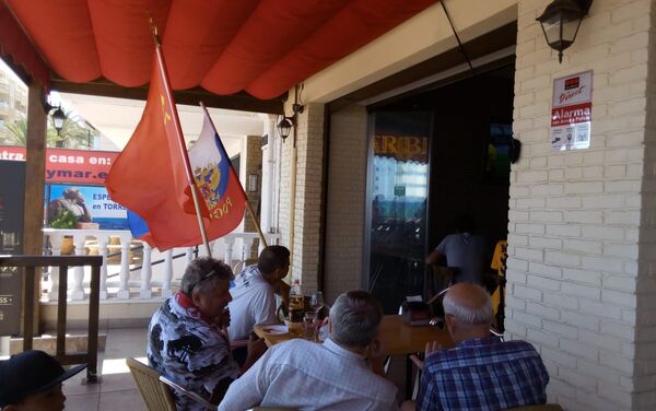Los hinchas rusos en el bar en Torrevieja Los hinchas rusos en el bar en Torrevieja - Sputnik Mundo