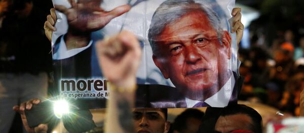 Partidarios de Andrés Manuel López Obrador - Sputnik Mundo