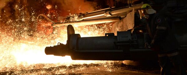 El horno de una planta siderúrgica - Sputnik Mundo