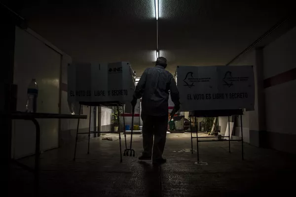 Escena de las elecciones presidenciales en México Escena de las elecciones presidenciales en México - Sputnik Mundo