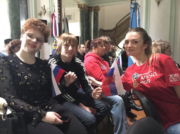 Integrantes de la comunidad rusa en Argentina se reúnen a ver el partido contra España en la Casa de Rusia Integrantes de la comunidad rusa en Argentina se reúnen a ver el partido contra España en la Casa de Rusia - Sputnik Mundo