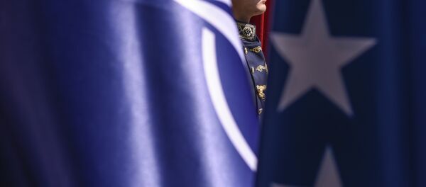 Banderas de la OTAN y EEUU Banderas de la OTAN y EEUU - Sputnik Mundo