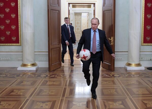 Vladímir Putin y el deporte rey - Sputnik Mundo