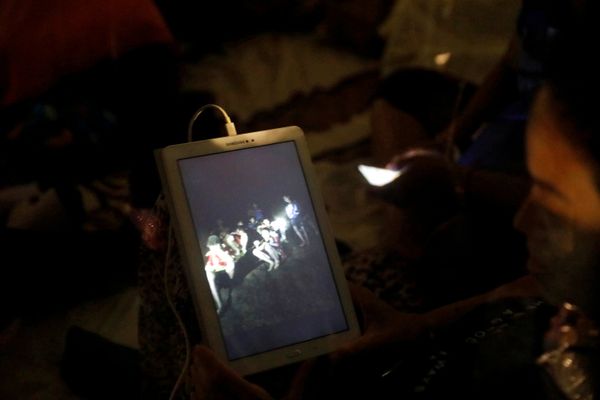 Los rescatistas de Tailandia hallaron vivos a los 12 niños y su entrenador - Sputnik Mundo