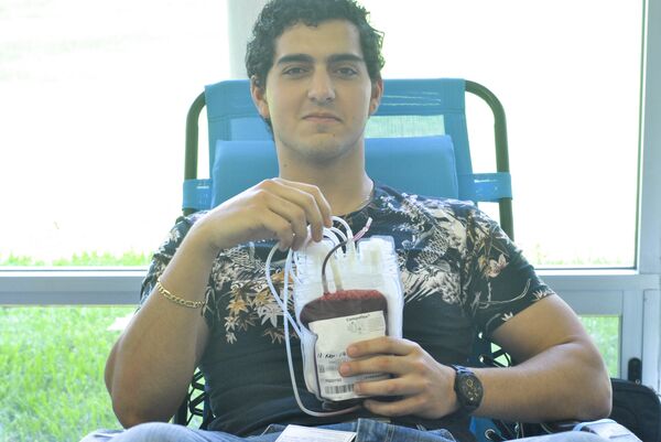 Un donante de sangre - Sputnik Mundo