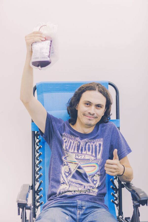 Un donante de sangre - Sputnik Mundo