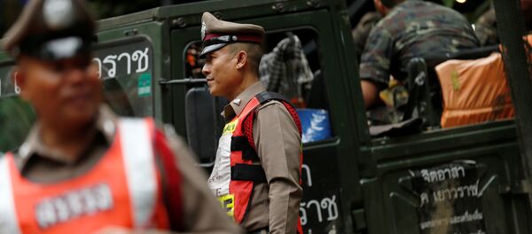 Policías y rescatistas de Tailandia - Sputnik Mundo